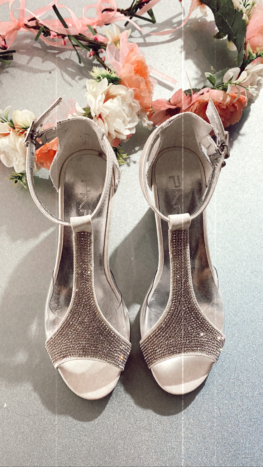 שקוף בצדדים דגם 90== נעלי עקב לילדות