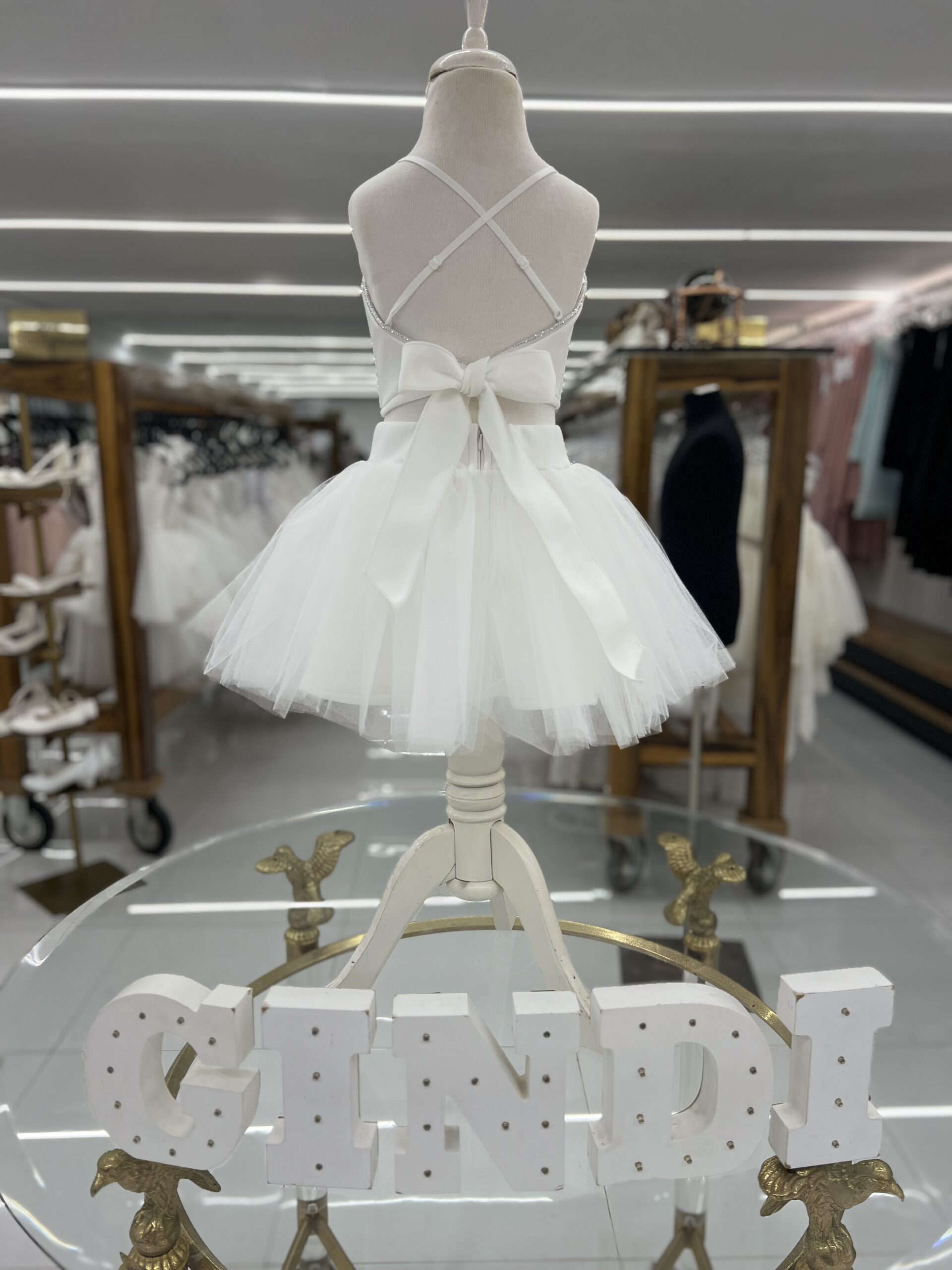 שמלות שושבינה | גינדי פאשן | יצור ושיווק בגדי אירועים לילדים חליפת חצאית דגם w שמלות שושבינה | גינדי פאשן | יצור ושיווק בגדי אירועים לילדים